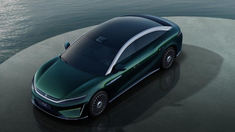 BYD Da Han front three-quarter view, official press image